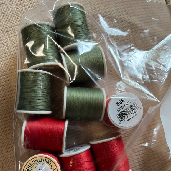 Americana Thread – 10 Spools (5 Holiday Red / 5 Olive Green) – New - Picture 4 of 8